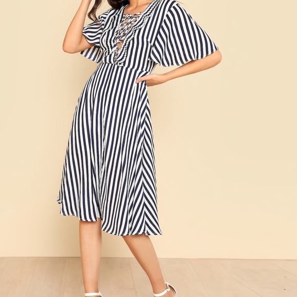 SOLD Sexy Plunging Neck Ruffle Dress - Medium - Picture 3 of 8